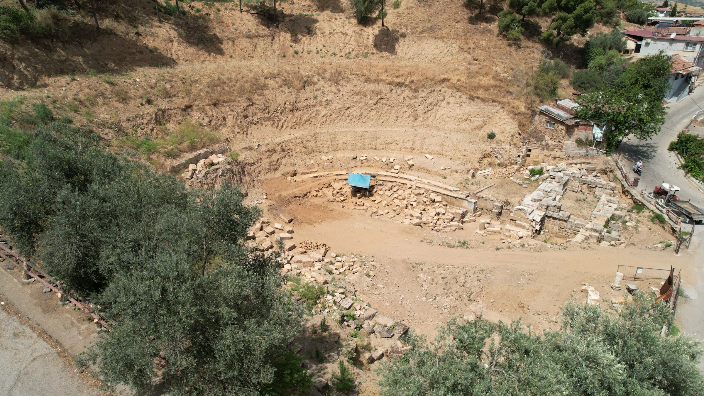 Ancient theater of Philadelphia discovered in Manisa, Türkiye