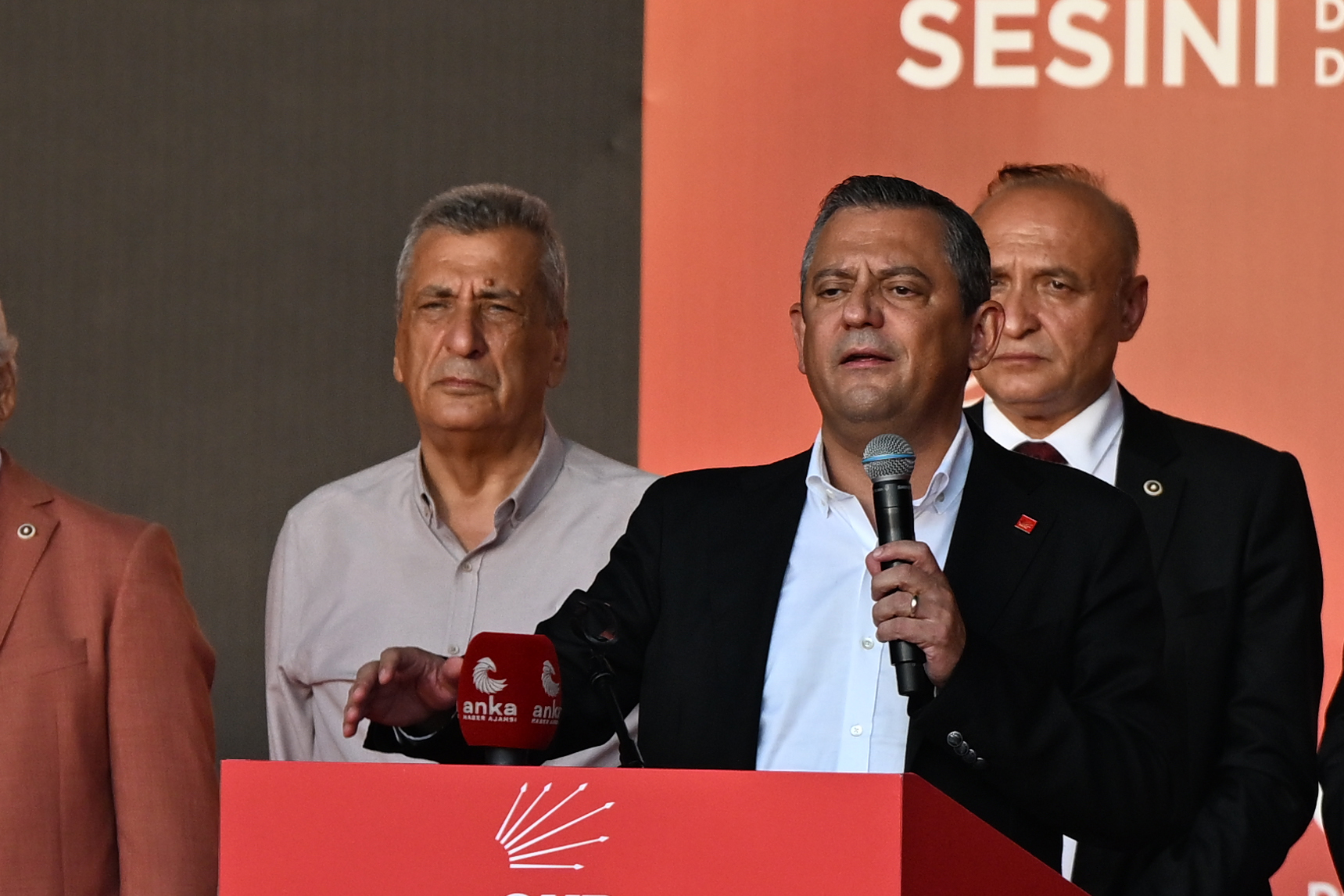 Main opposition leader Ozel hints at early elections at Gaziantep rally