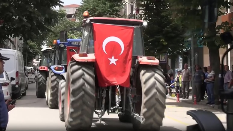 Unfolding Türkiye's agriculture crisis: Why are farmers protesting across country?